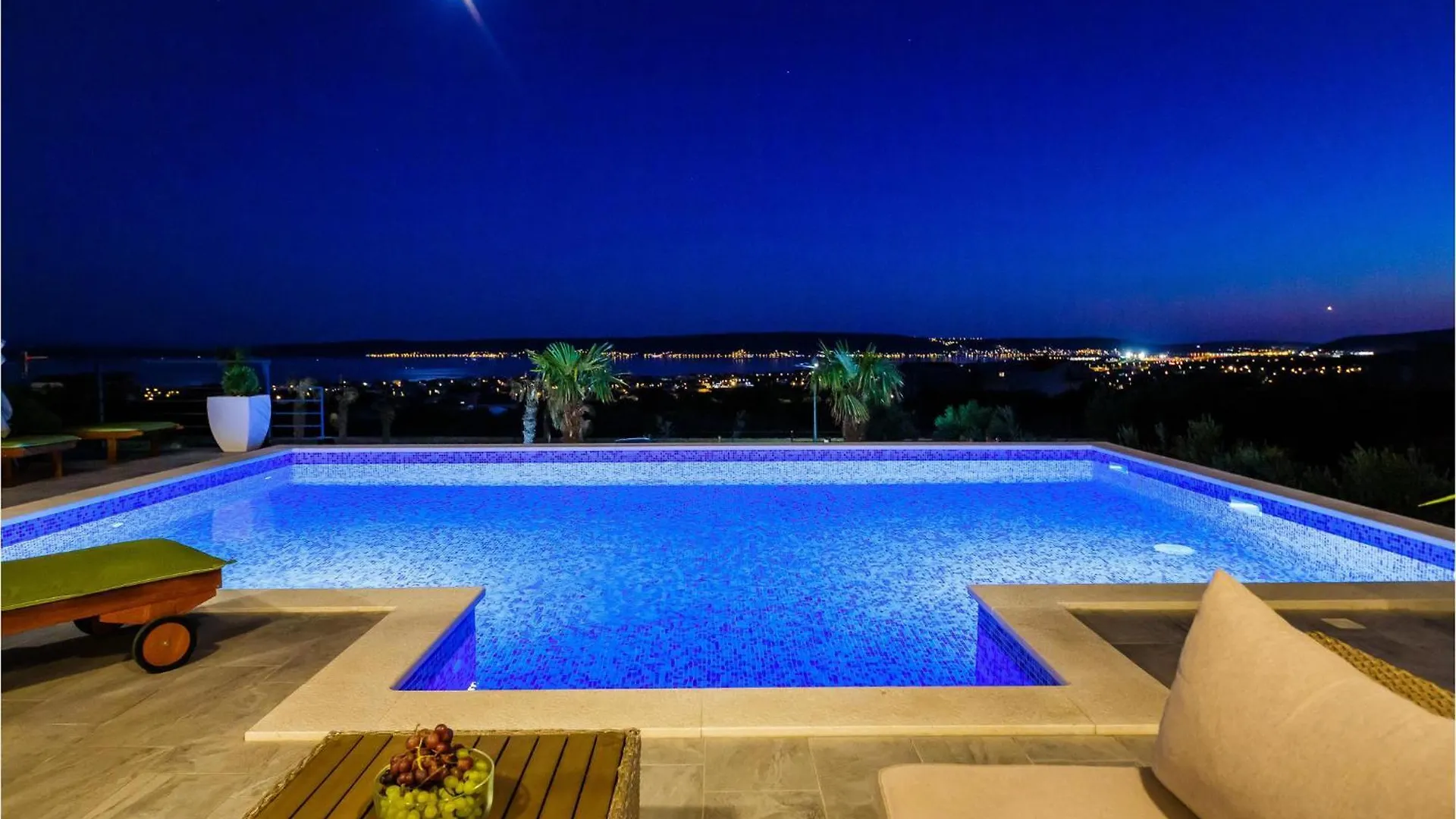 Nice Home In Kastel Stari With Jacuzzi Holiday home