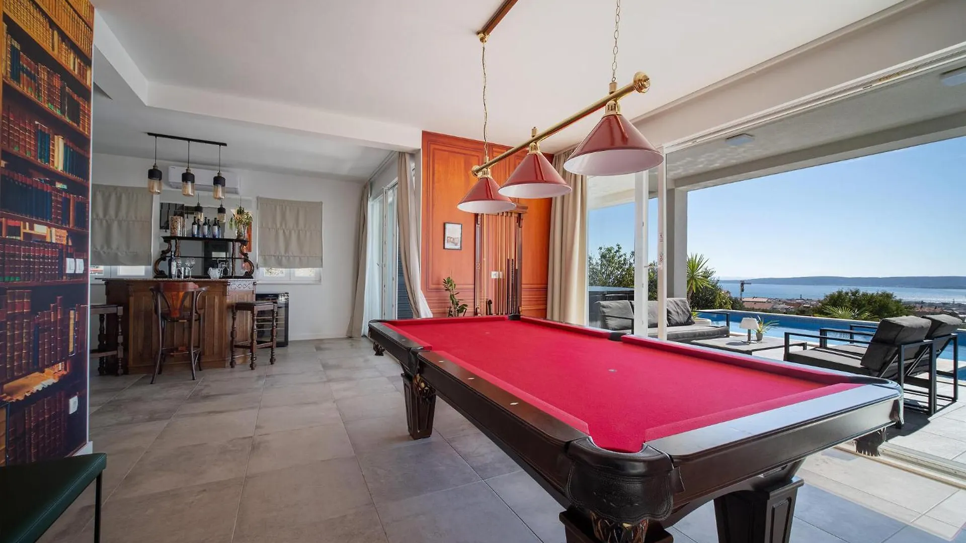 Holiday home Nice Home In Kastel Stari With Jacuzzi
