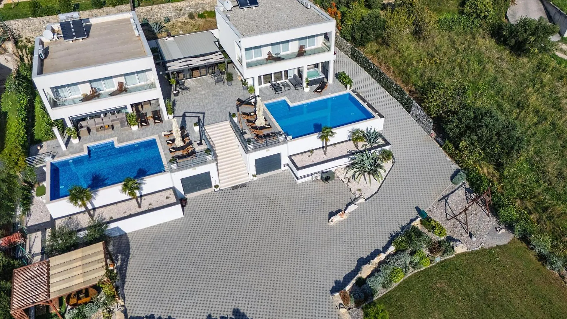 Nice Home In Kastel Stari With Jacuzzi 0*,