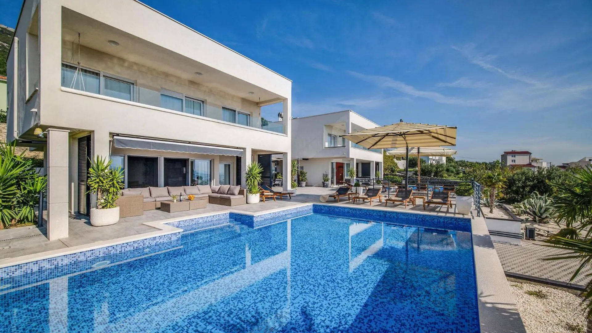 Nice Home In Kastel Stari With Jacuzzi Holiday home