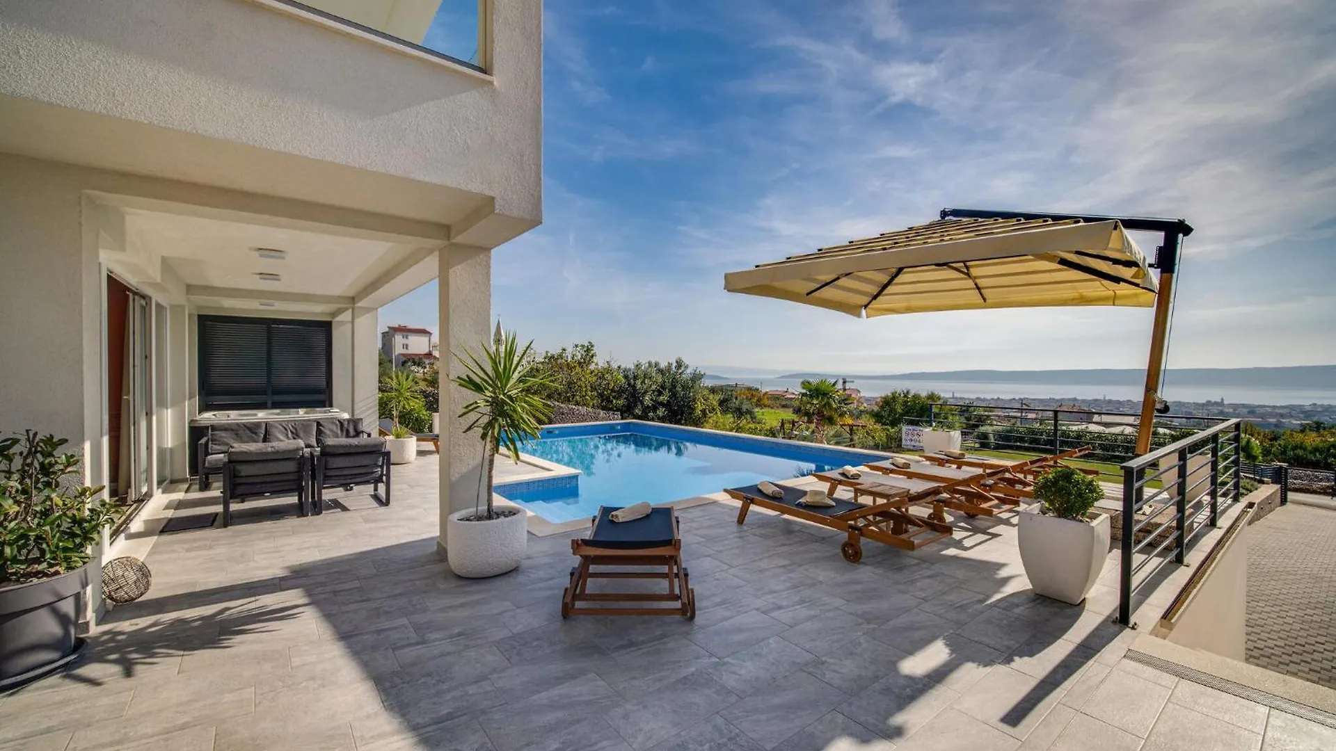 Nice Home In Kastel Stari With Jacuzzi Holiday home