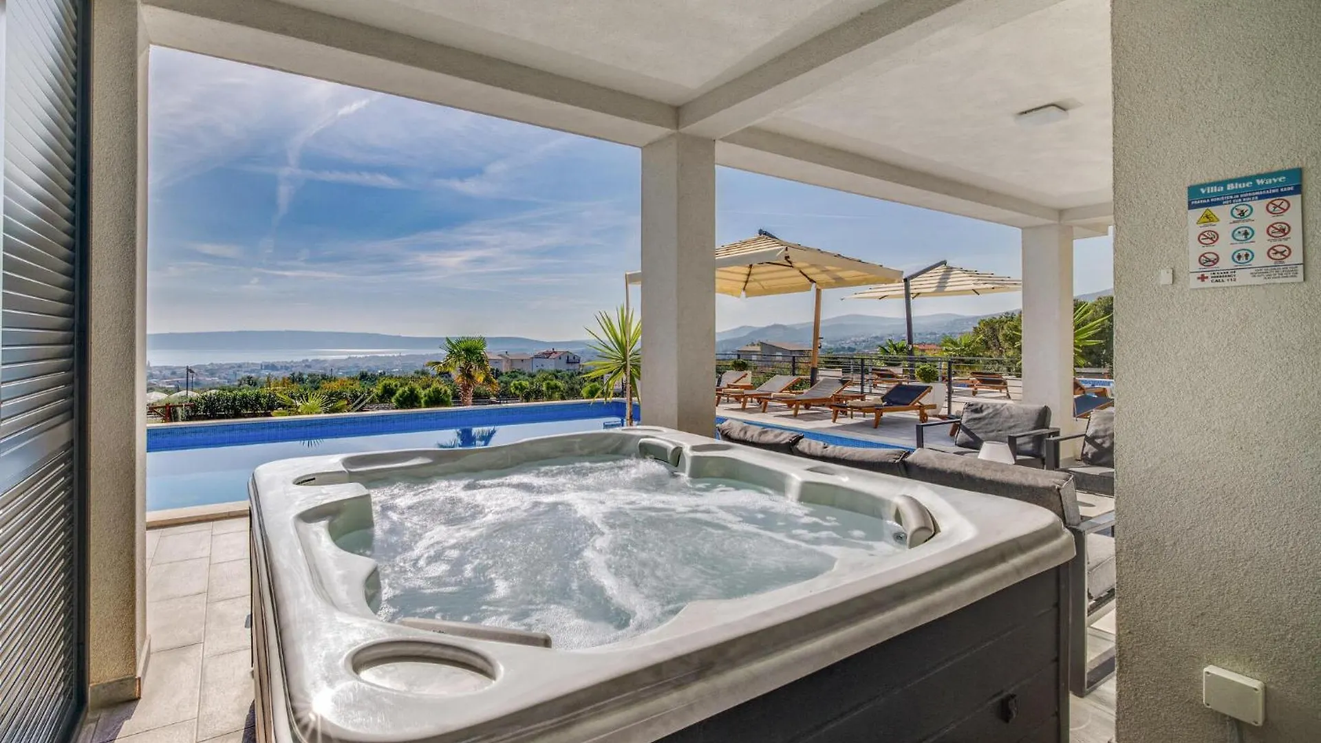 Nice Home In Kastel Stari With Jacuzzi